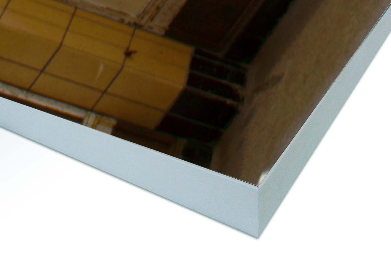 Close up textieldoek gemonteerd in frame zilver