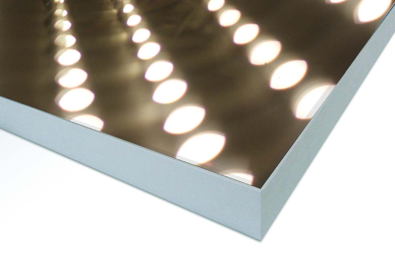 Close up textieldoek gemonteerd in frame zilver