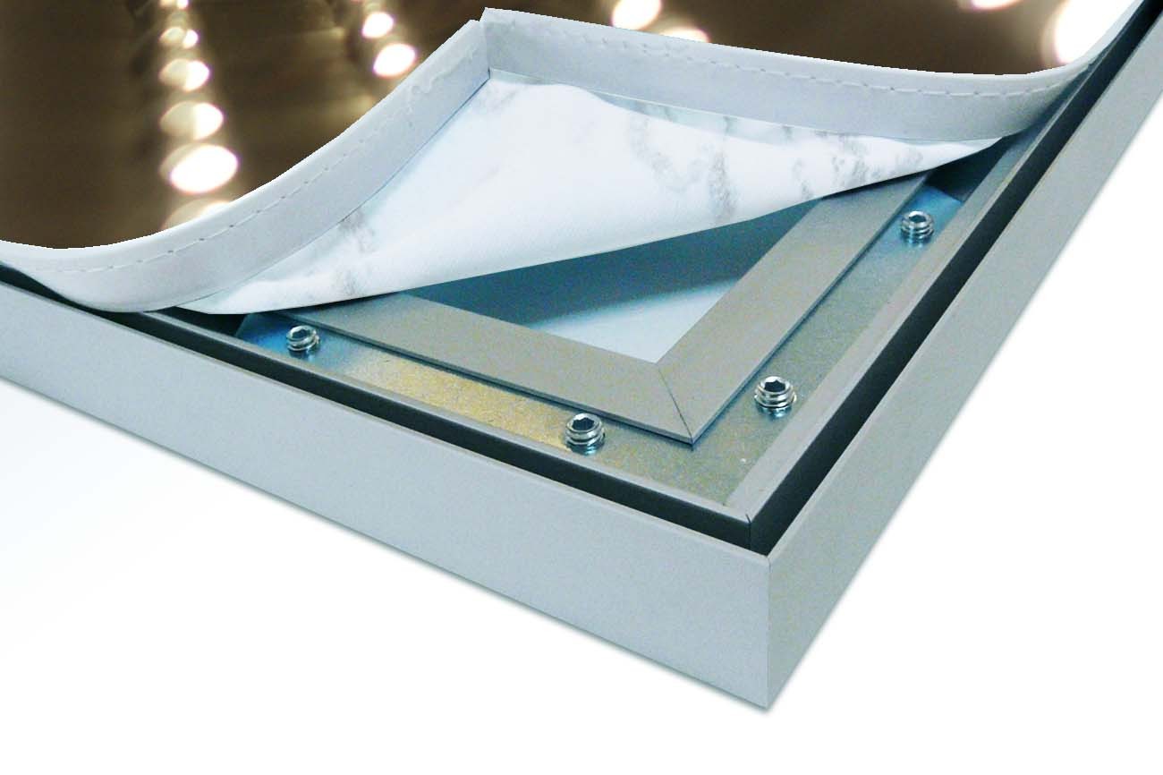 Close up textieldoek los in frame zilver