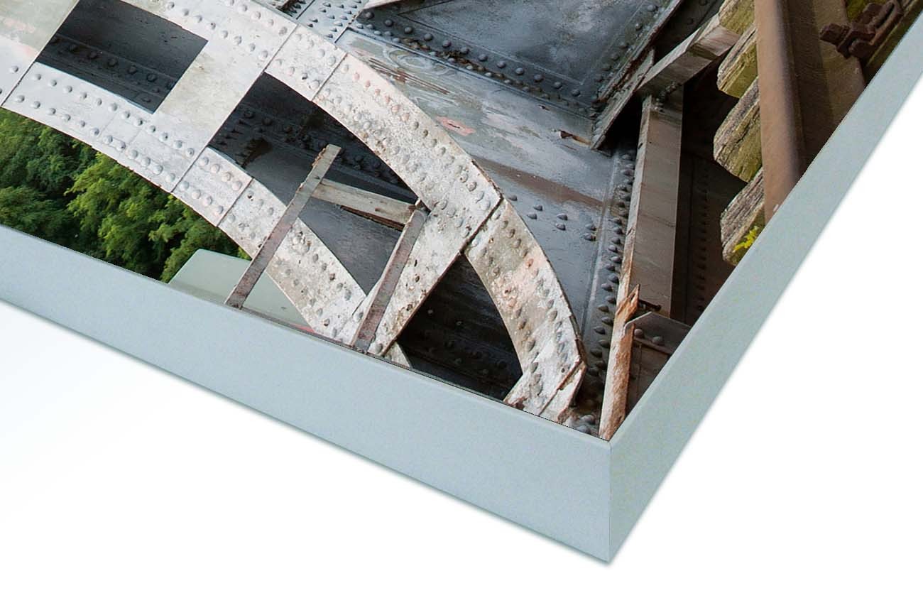 Close up textieldoek gemonteerd in frame zilver