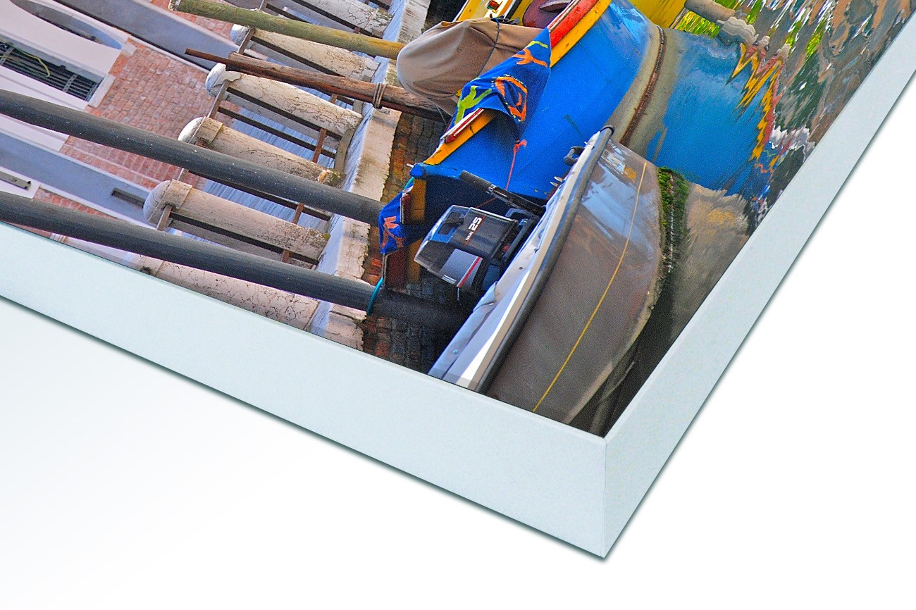 Close up textieldoek in frame gemonteerd wit