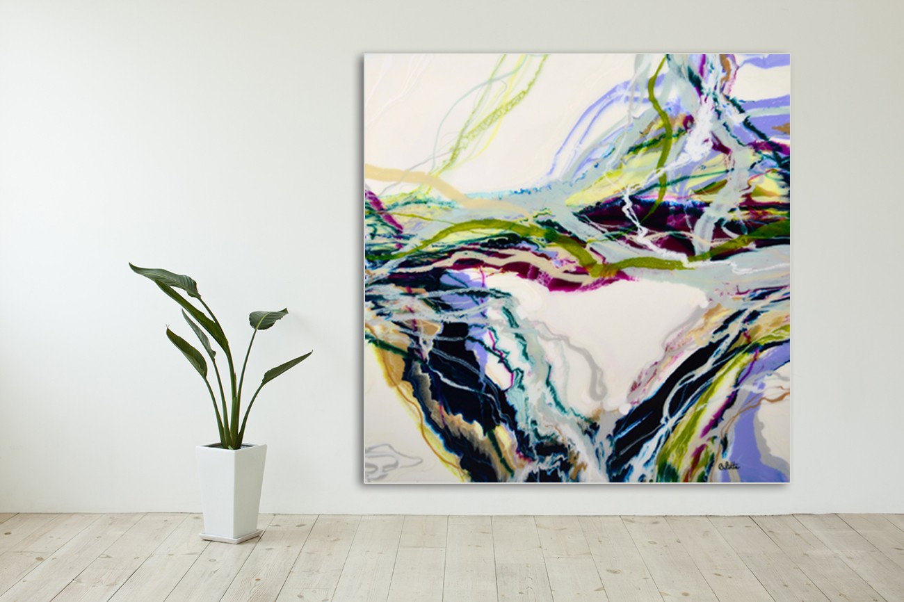 Schilderij met mooie donkere kleuren die door de lichte achtergond er mooi uitspringen van Barbara Bilotta met als titel Coming of age I op textieldoek.